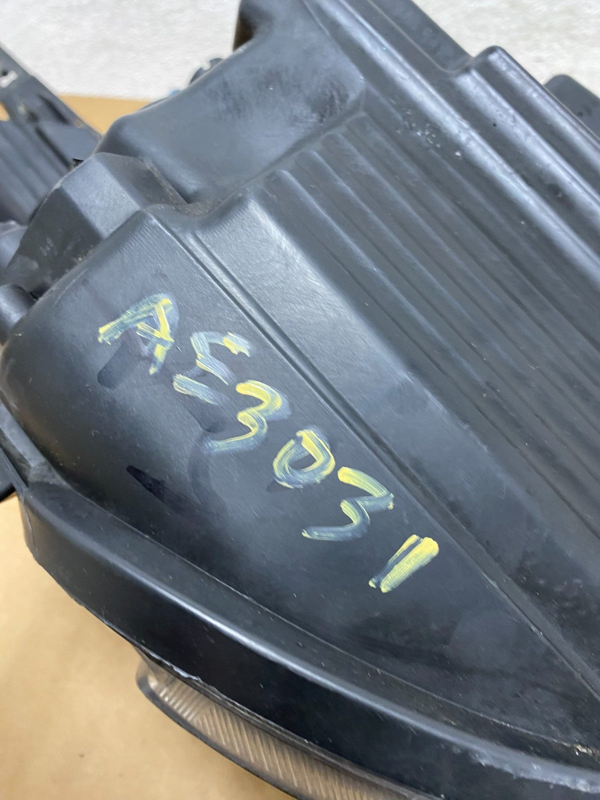 2015 to 2019 Nissan Versa Headlight Left Driver Lh Side AE3031 DW8