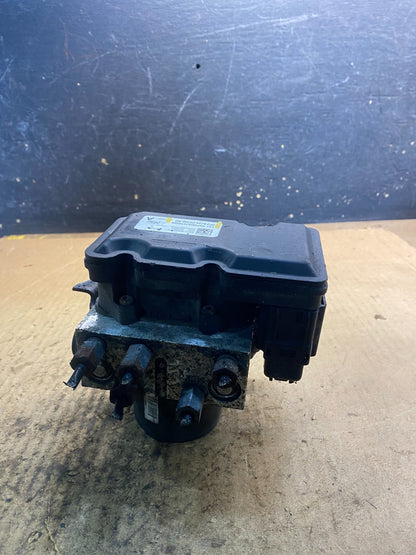 2009 2010 Ford E250 E350 Econoline Anti-Lock ABS Antilock Brake Pump Z2437 DG3