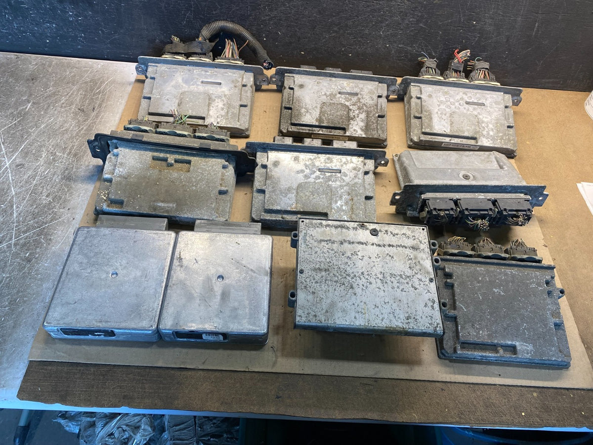 Mix of 10 Ford ECM Engine Computer Module AH4742 PS1