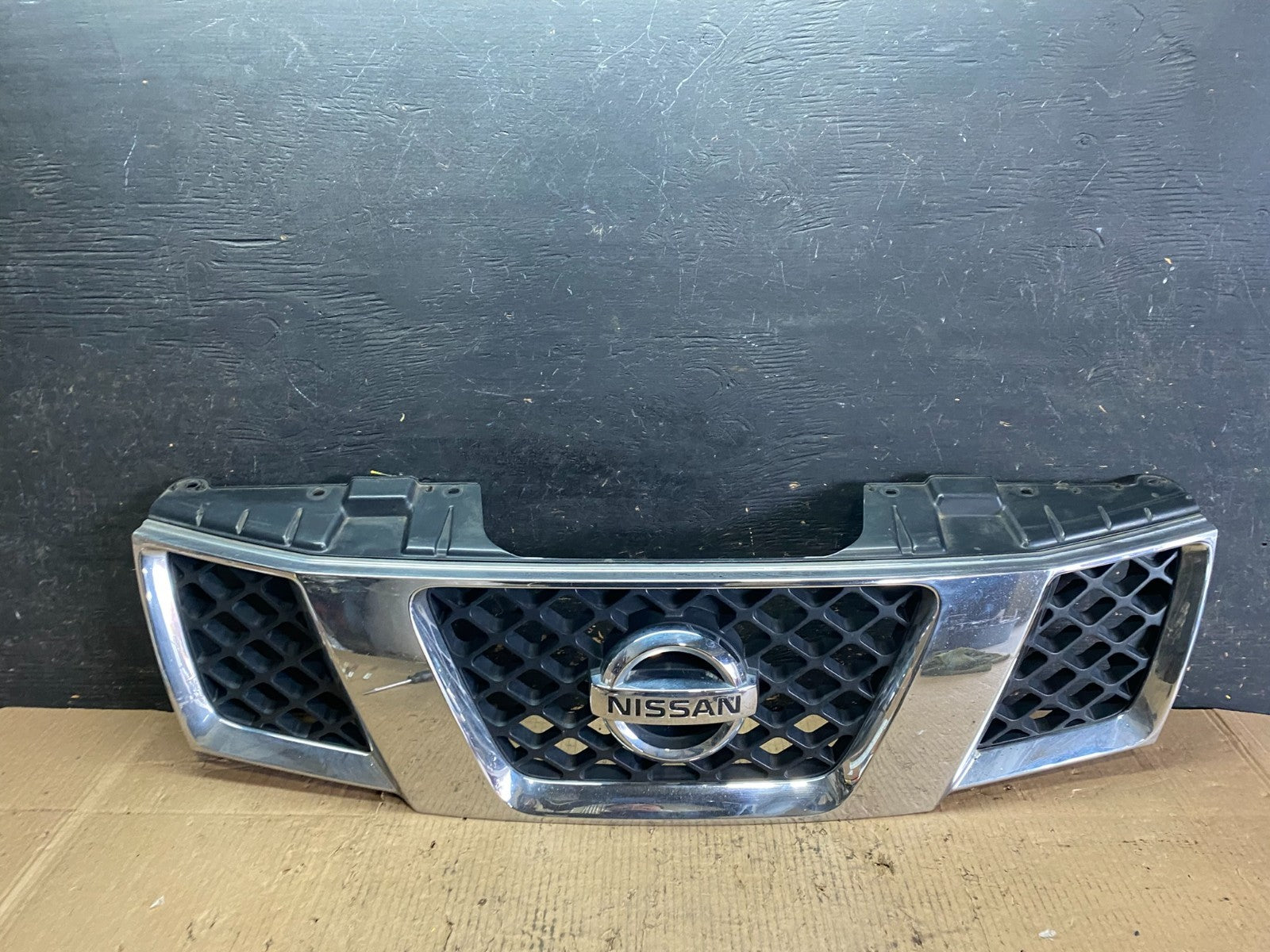 2005 2006 2007 Nissan Pathfinder Chrome Front Upper Grill Grille U0352 DG0