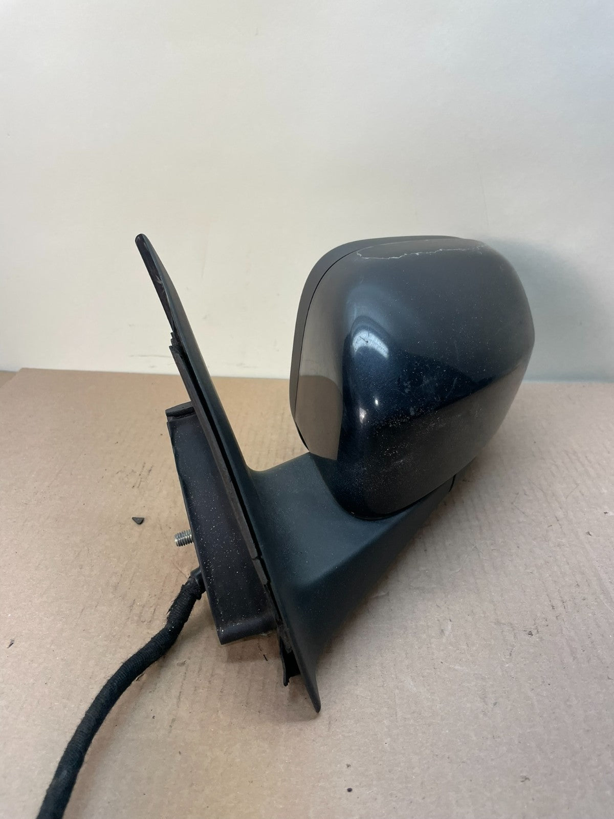 2007 to 2014 Volvo XC90 Left Driver View Door Turn Signal Mirror AJ0595 DG1