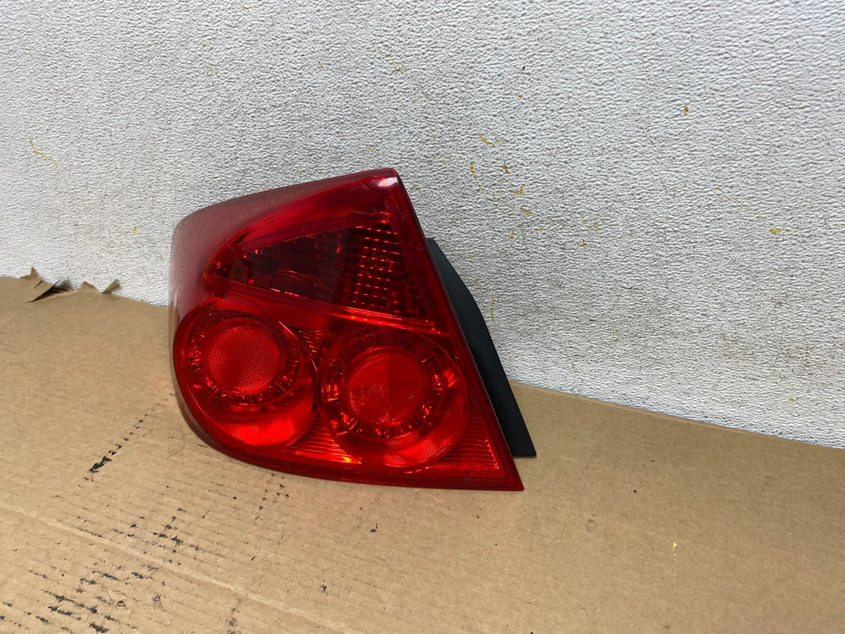 2005 to 2006 Infiniti G35 Left Driver Lh Side Tail Light AH4005 DW2