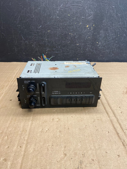 1996- 2005 Chevrolet GMC Safari Astro AM FM Radio Stereo AD7168 DG0
