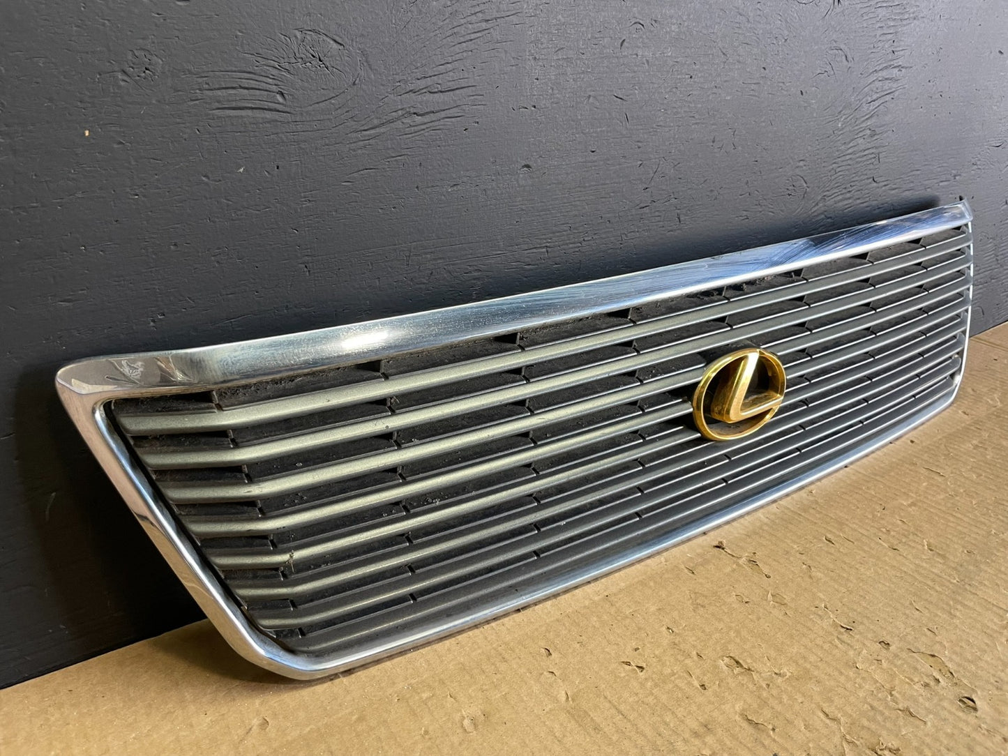 1998 to 2000 Lexus LS400 Front Grille Grill OEM AB3284 DG1