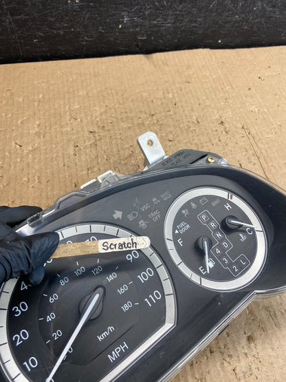 2004 2005 Toyota Sienna Speedometer Cluster Gauge AE4306 DW3