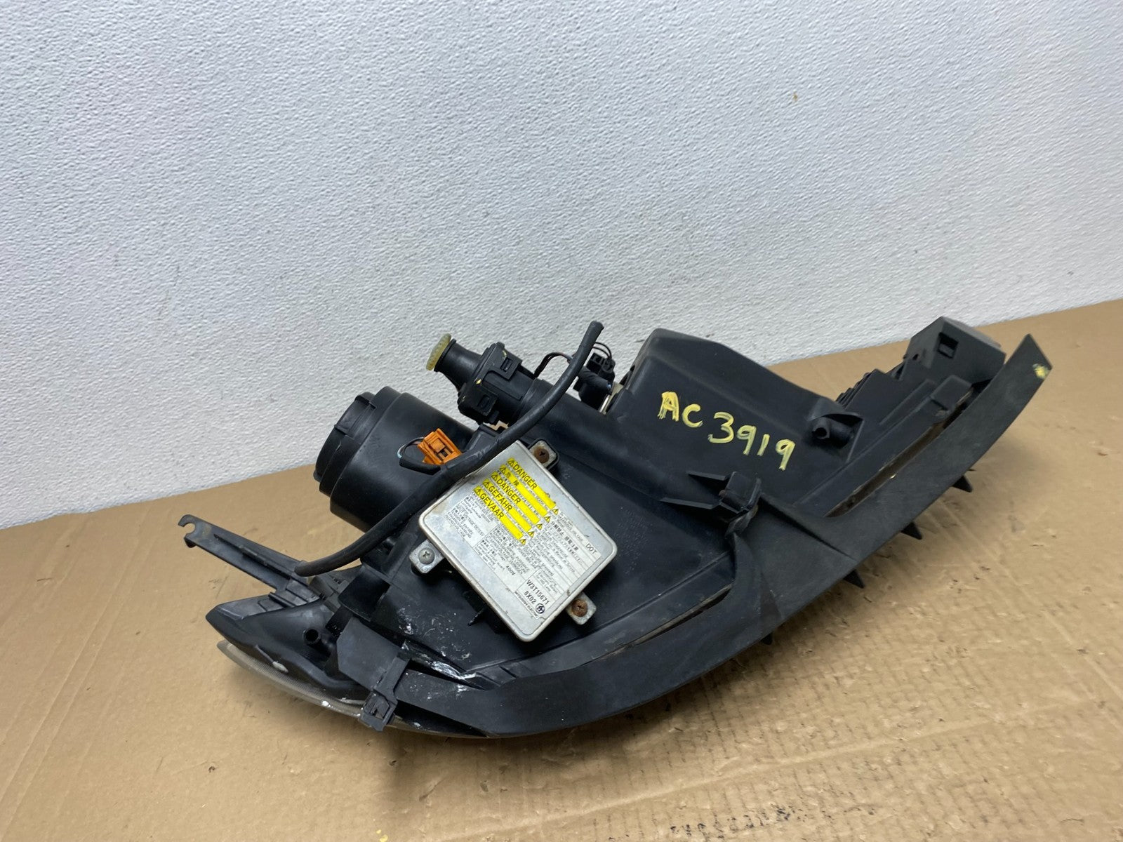 2004 to 2009 Mazda 3 Hatchback Left Driver LH Side Xenon Headlight AC3919 DW10