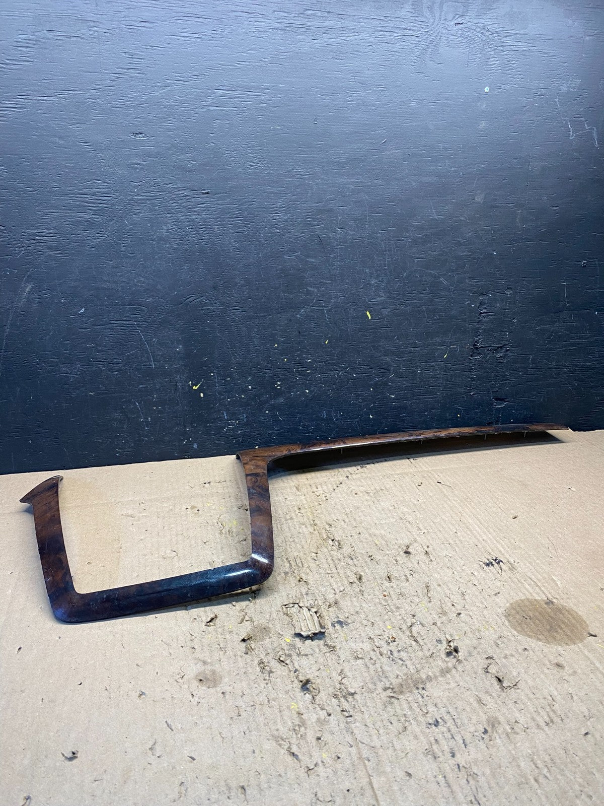 2006 to 2011 Cadillac DTS Dash Center Dash Wood Trim Bezel p7948 DG2