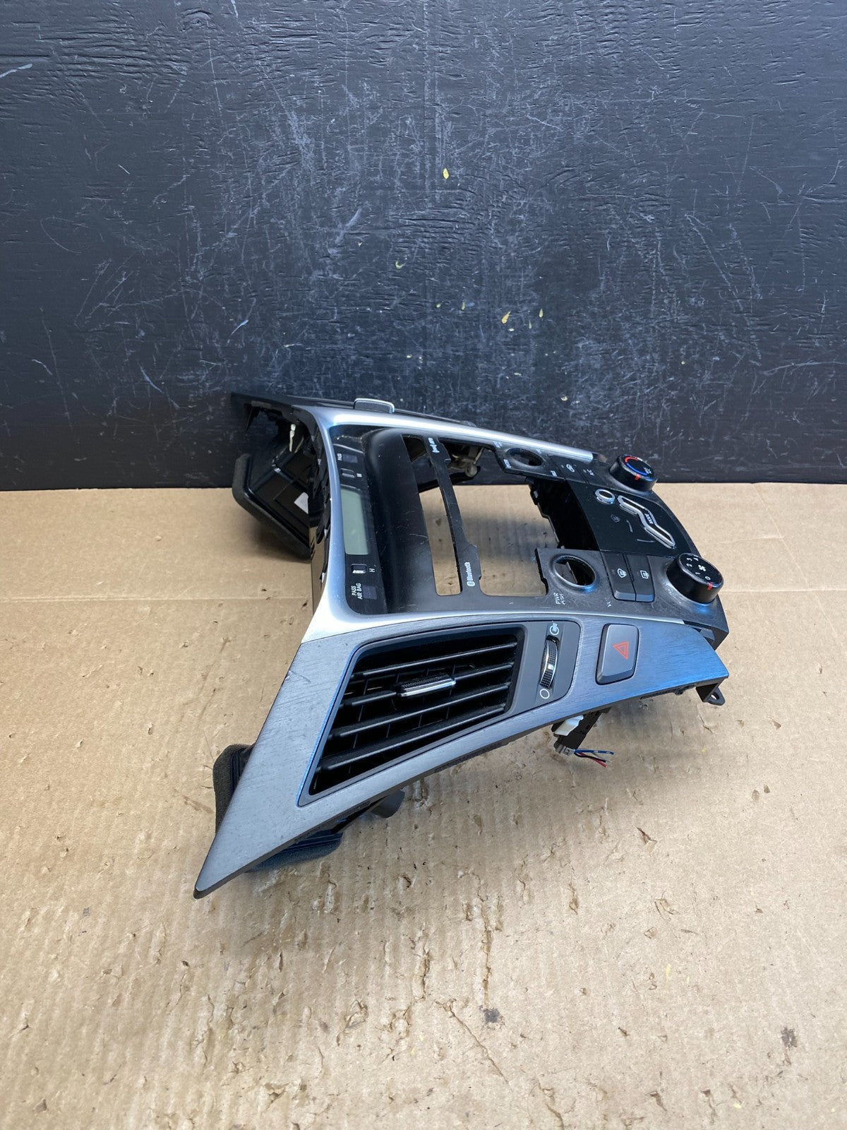 2011 - 2014 Hyundai Sonata Center Radio Climate Control Air Vent Bezel AC9080 DG1
