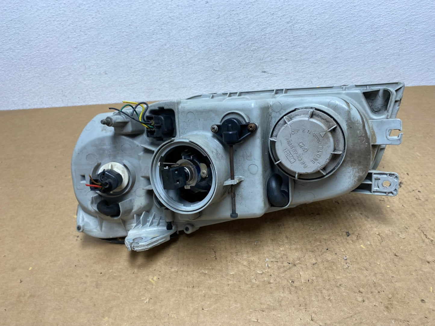 2004 2005 Hyundai XG350 XG Right Passenger RH Headlight Halogen AC3612 DW5