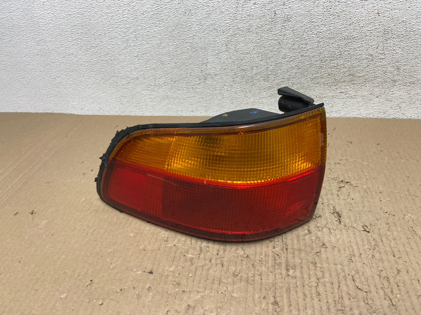 1998 1999 2000 Toyota Sienna Left Driver Tail light AF2914 LK0