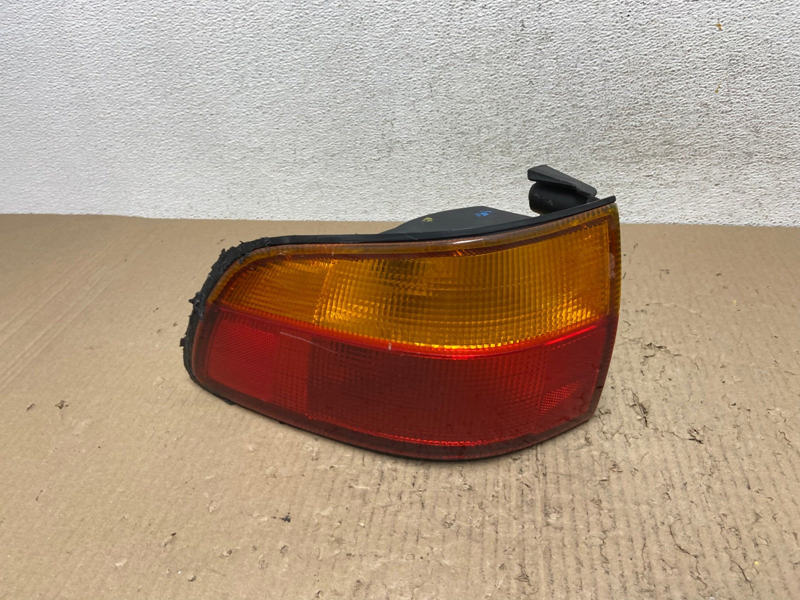 1998 1999 2000 Toyota Sienna Left Driver Tail light AF2914 LK0