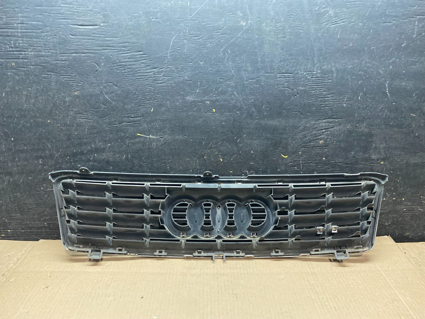 1994 to 1997 Audi 80 Cabrio Convertible Upper Front Grill Grille x7611 DG3