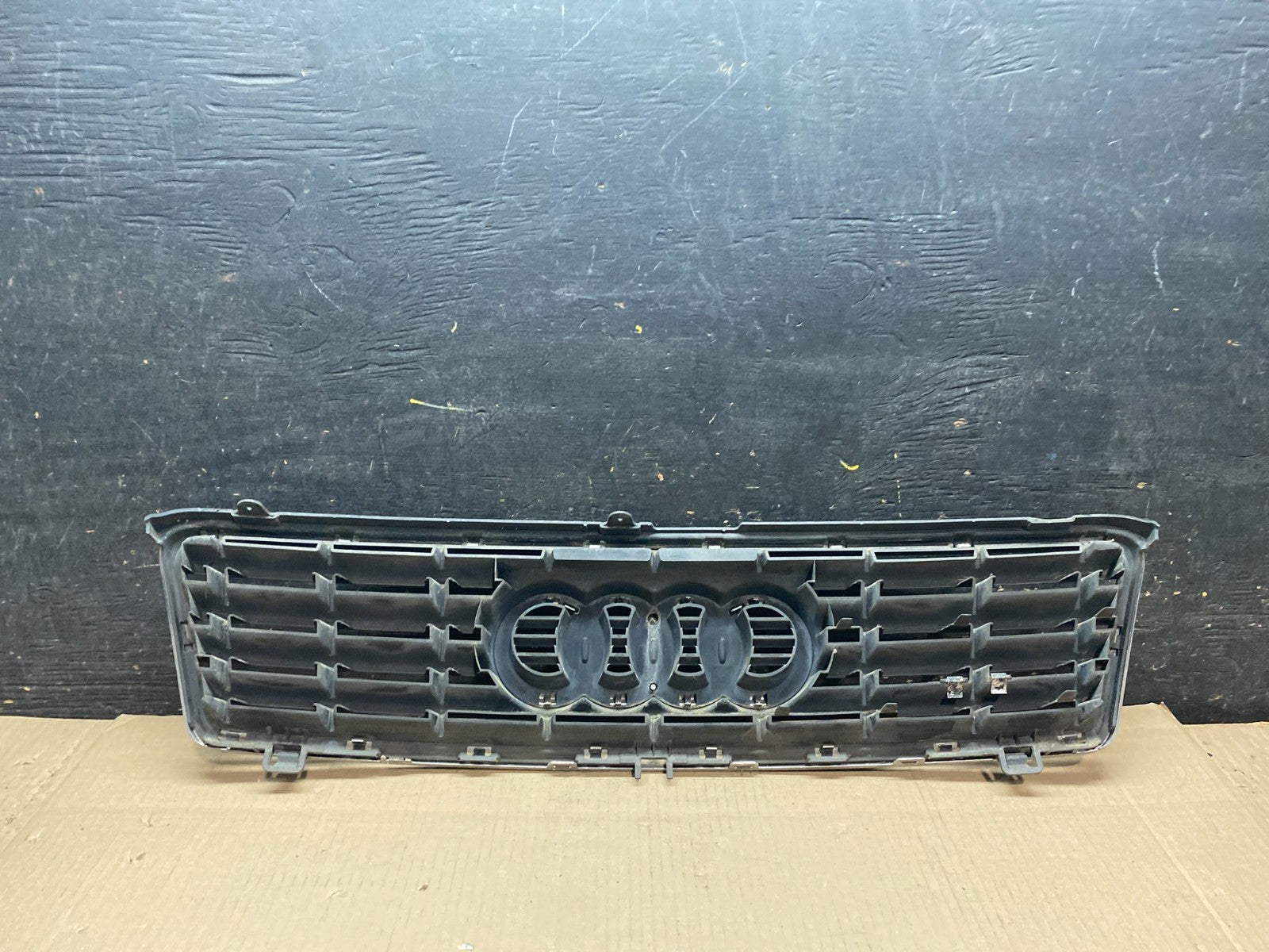 1994 to 1997 Audi 80 Cabrio Convertible Upper Front Grill Grille x7611 DG3