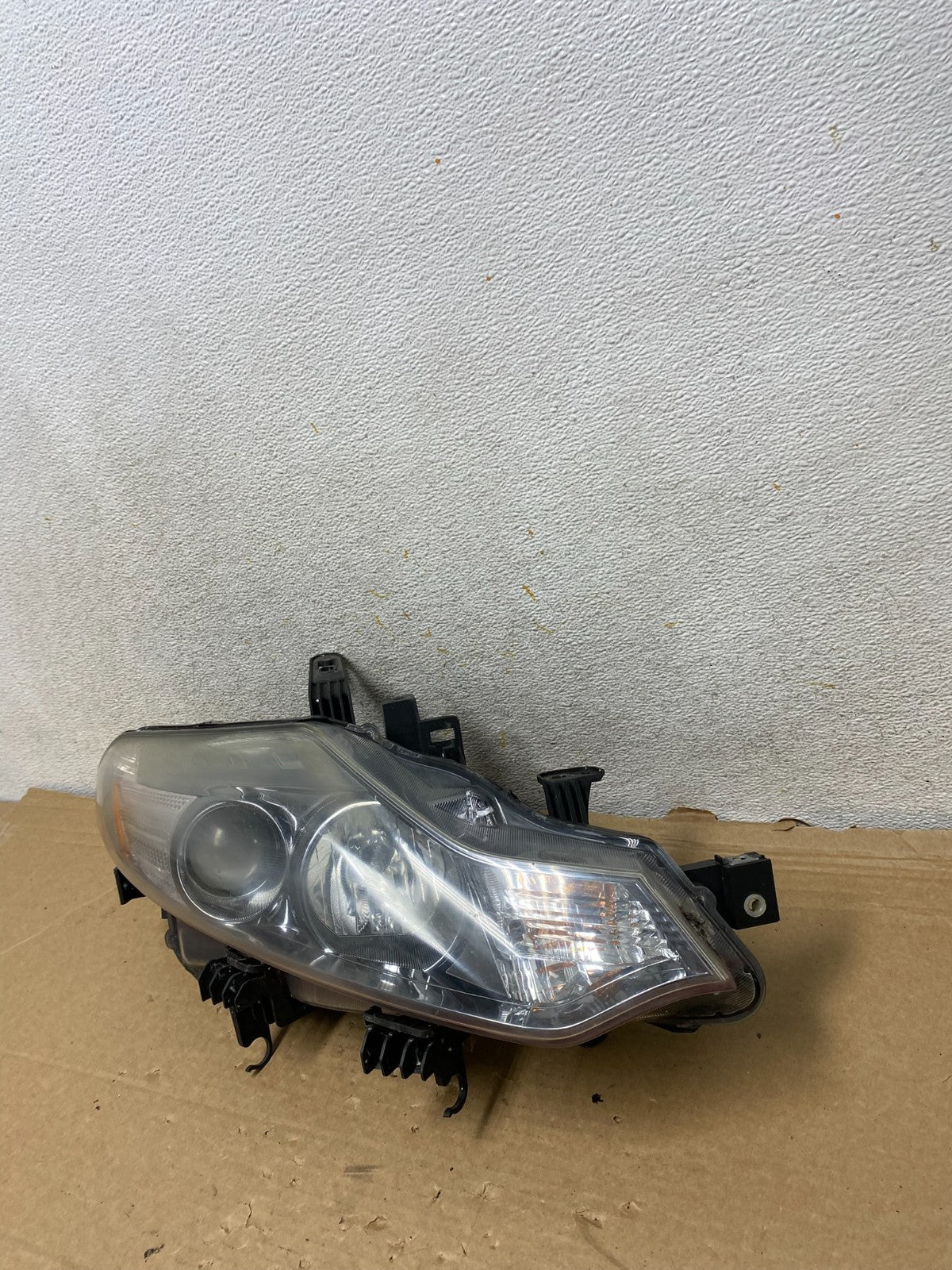 2011 to 2014 Nissan Murano Headlight Right Passenger Rh Halogen AH8271 DW1