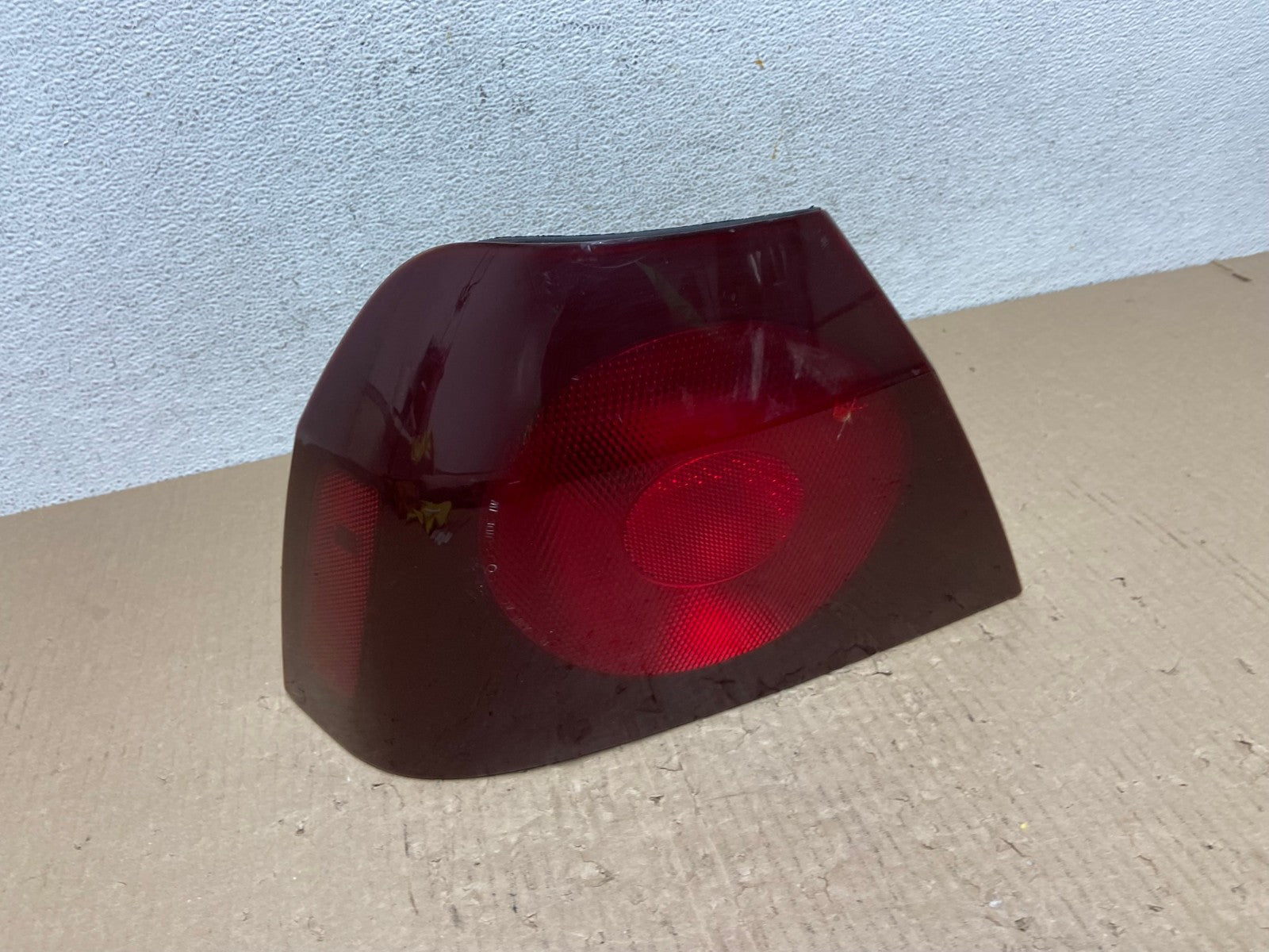 2000 - 2005 Chevrolet Impala Left Driver Lh Side Tail Light AE9766 LK0
