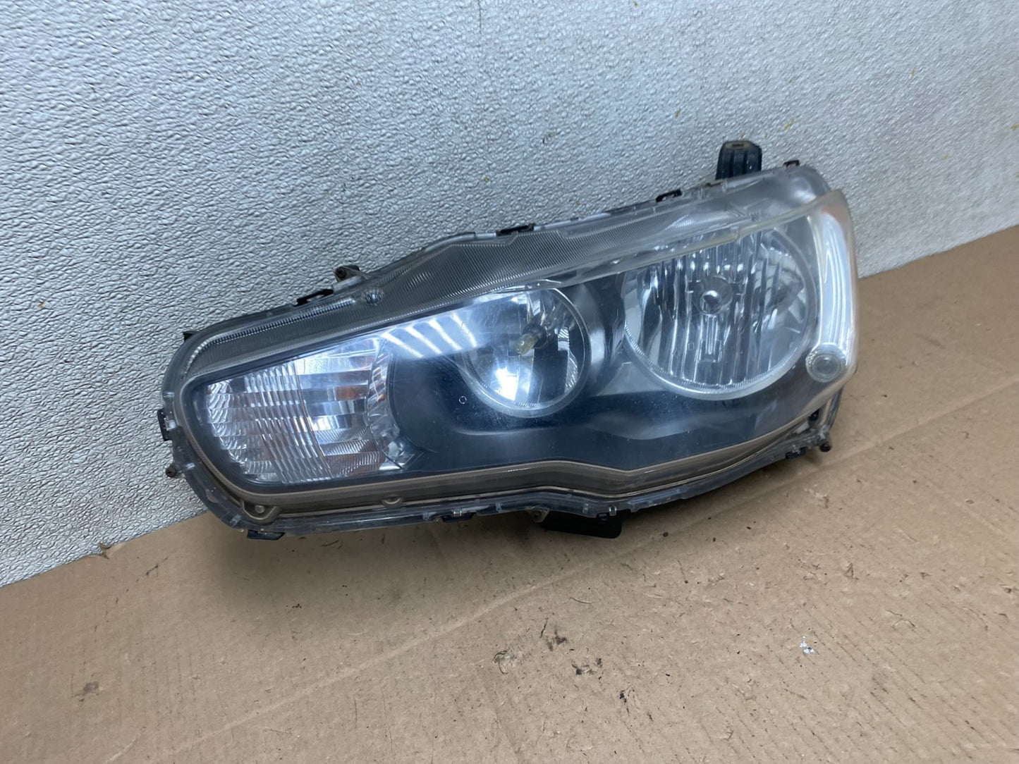 2010-2013 Mitsubishi Lancer Left Driver LH Side Headlight Halogen W0737 DW2