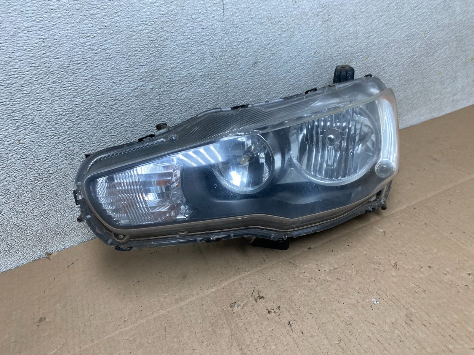 2010-2013 Mitsubishi Lancer Left Driver LH Side Headlight Halogen W0737 DW2