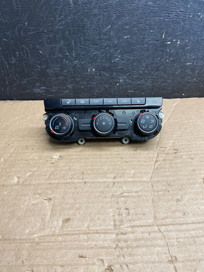 2012 - 2015 Volkswagen Passat Center Climate Control Panel AC Heater AF2007 DW0