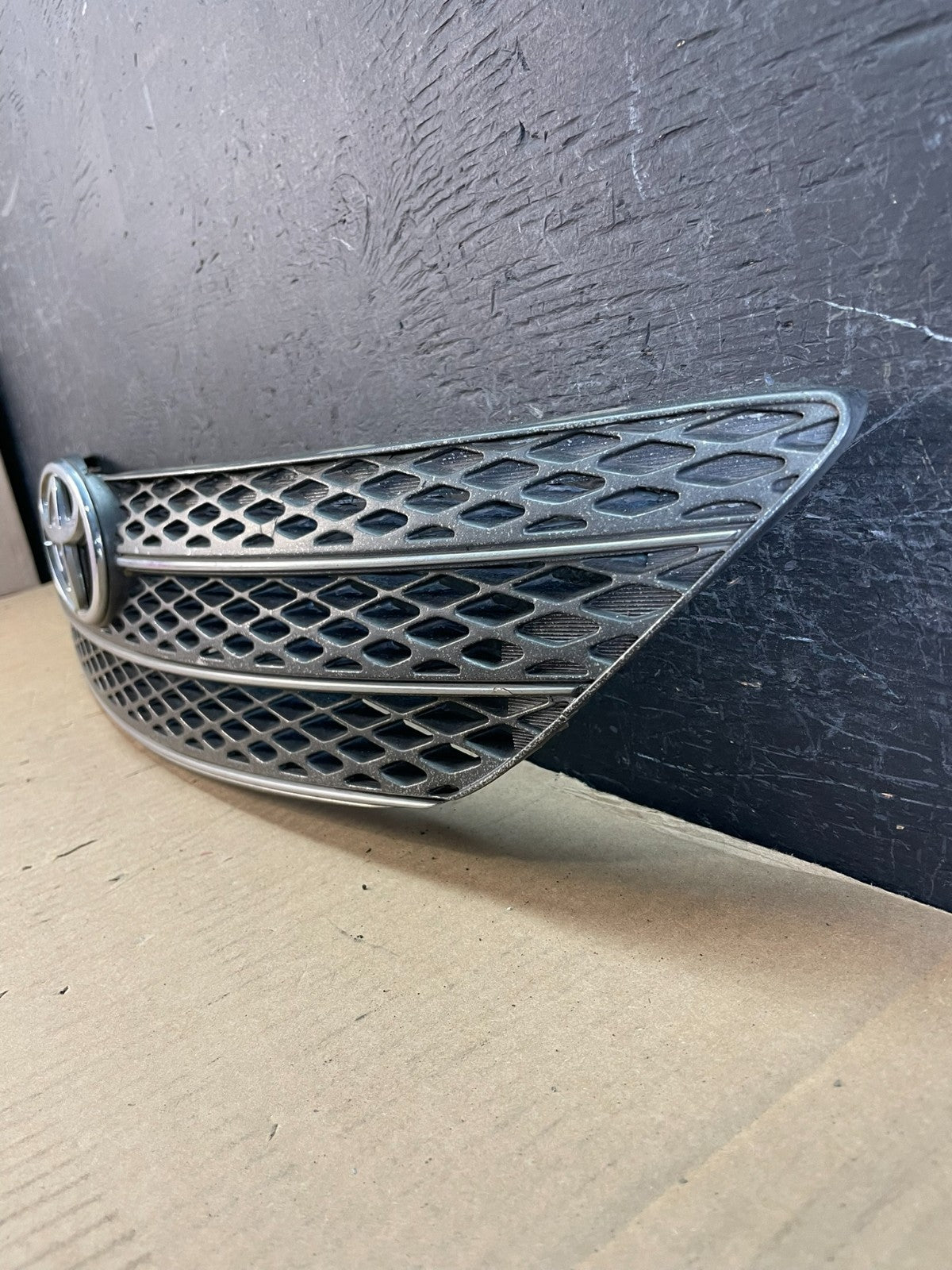 2002 2003 2004 Toyota Camry Front Upper Grill Grille AD5782 DG1