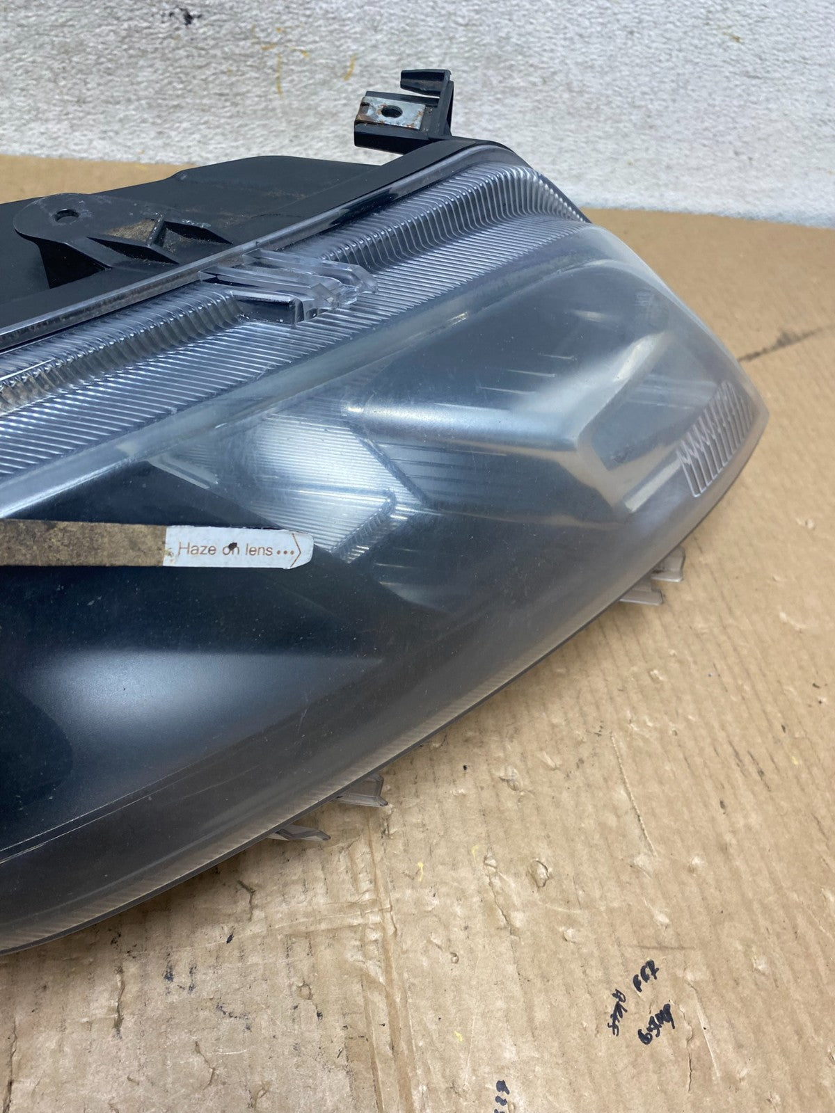 2010 2011 2012 Ford Fusion Right Passenger RH Headlight Halogen AI6830 DW3