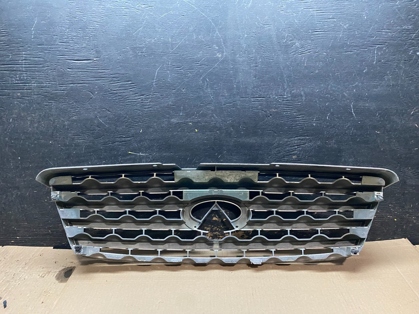 2006 2007 2008 Infiniti Fx35 Front Upper Grill Grille W/ Emblem OEM X3638 DG9