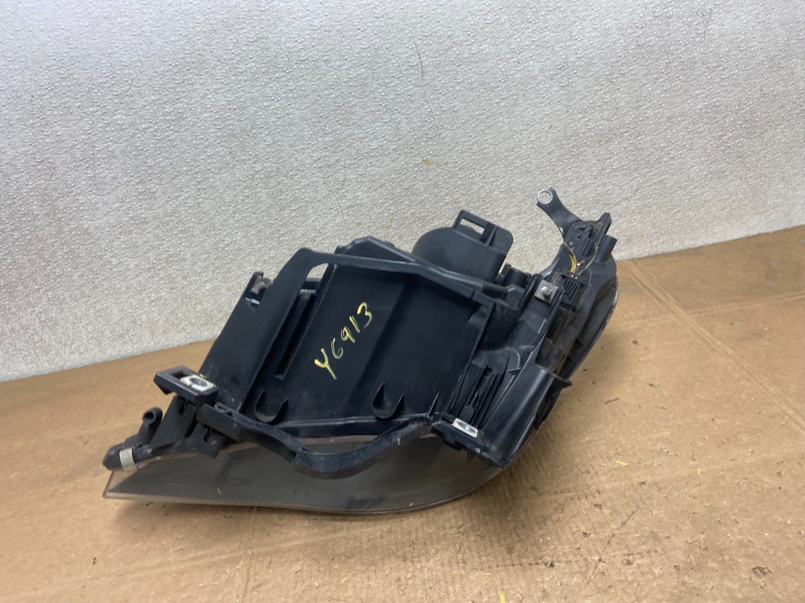2008 to 2010 Bmw 5 Series 528i Halogen Right Headlight Oem Y6913 DW8