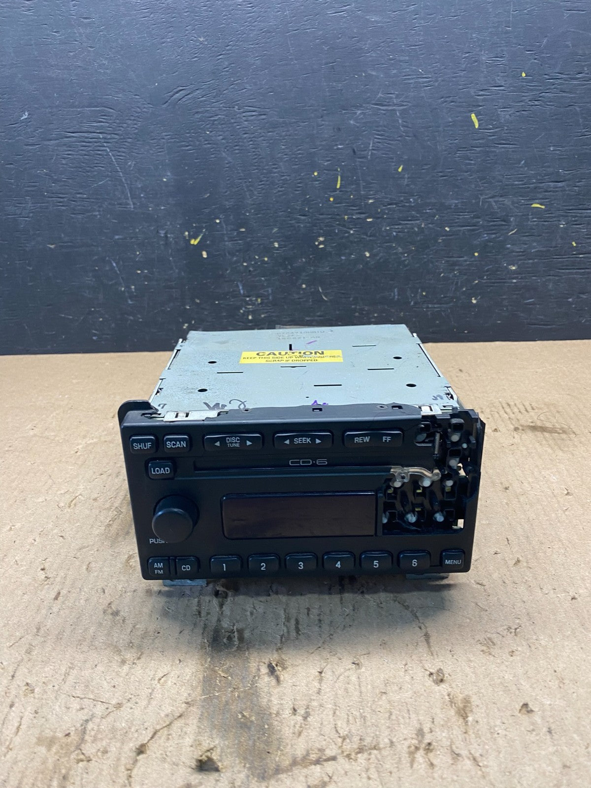 2003-2004 Lincoln Aviator Am Fm CD Player Radio Receiver OEM q9230 DG0