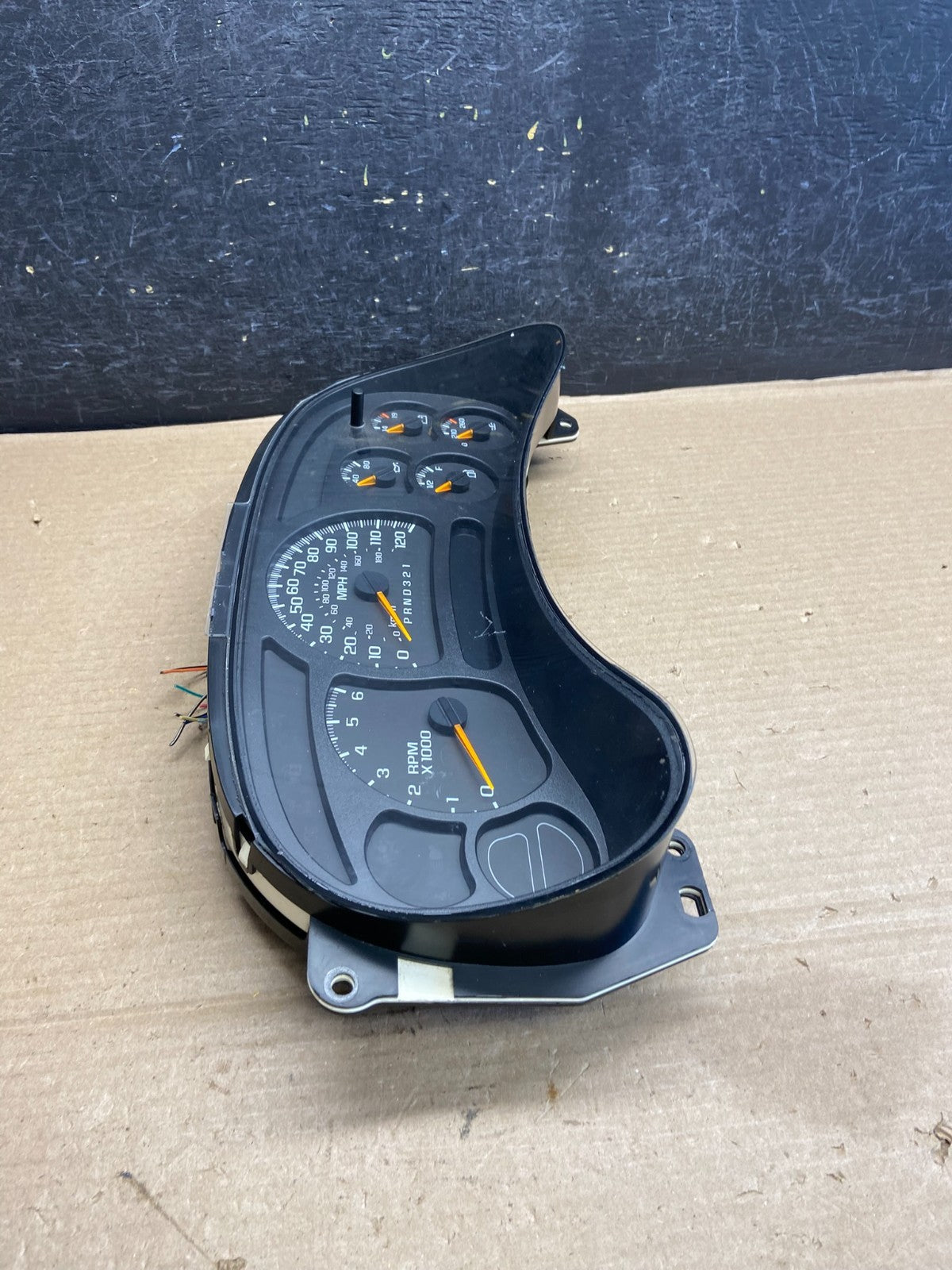 2003 to 2006 Chevrolet Silverado Speedometer Instrument Cluster AH3491 DG1