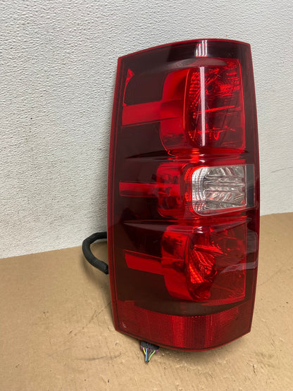 2008-2014 Chevrolet Tahoe Suburban Driver Lh Left Side Tail Light AD7676 LK2