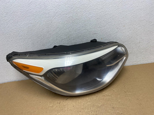 2014 - 2018 Kia Soul Right Passenger RH Halogen Headlight AF7371 DW0