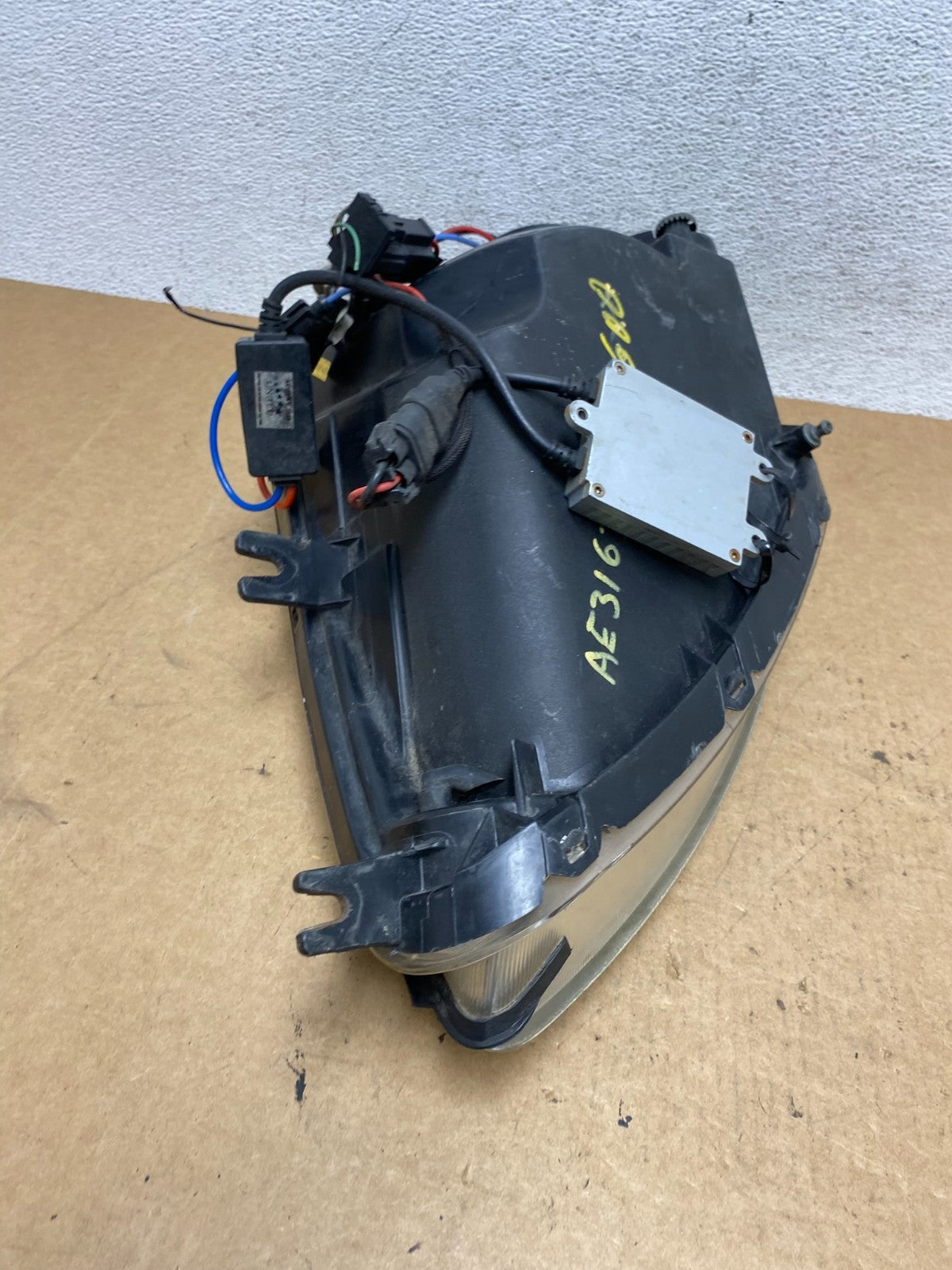 2000 - 2005 Mitsubishi Eclipse Right Passenger RH Side Headlight AE3163 DW9