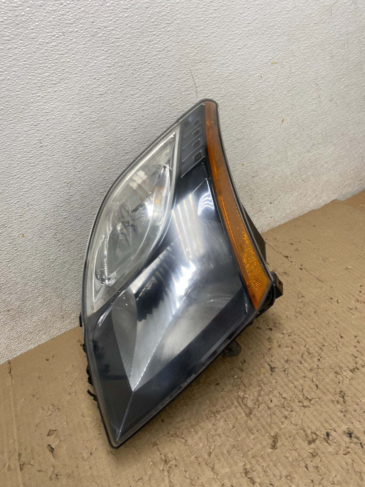 2010-2012 Nissan Sentra Halogen Left Driver LH Black Headlight L6513 DW2