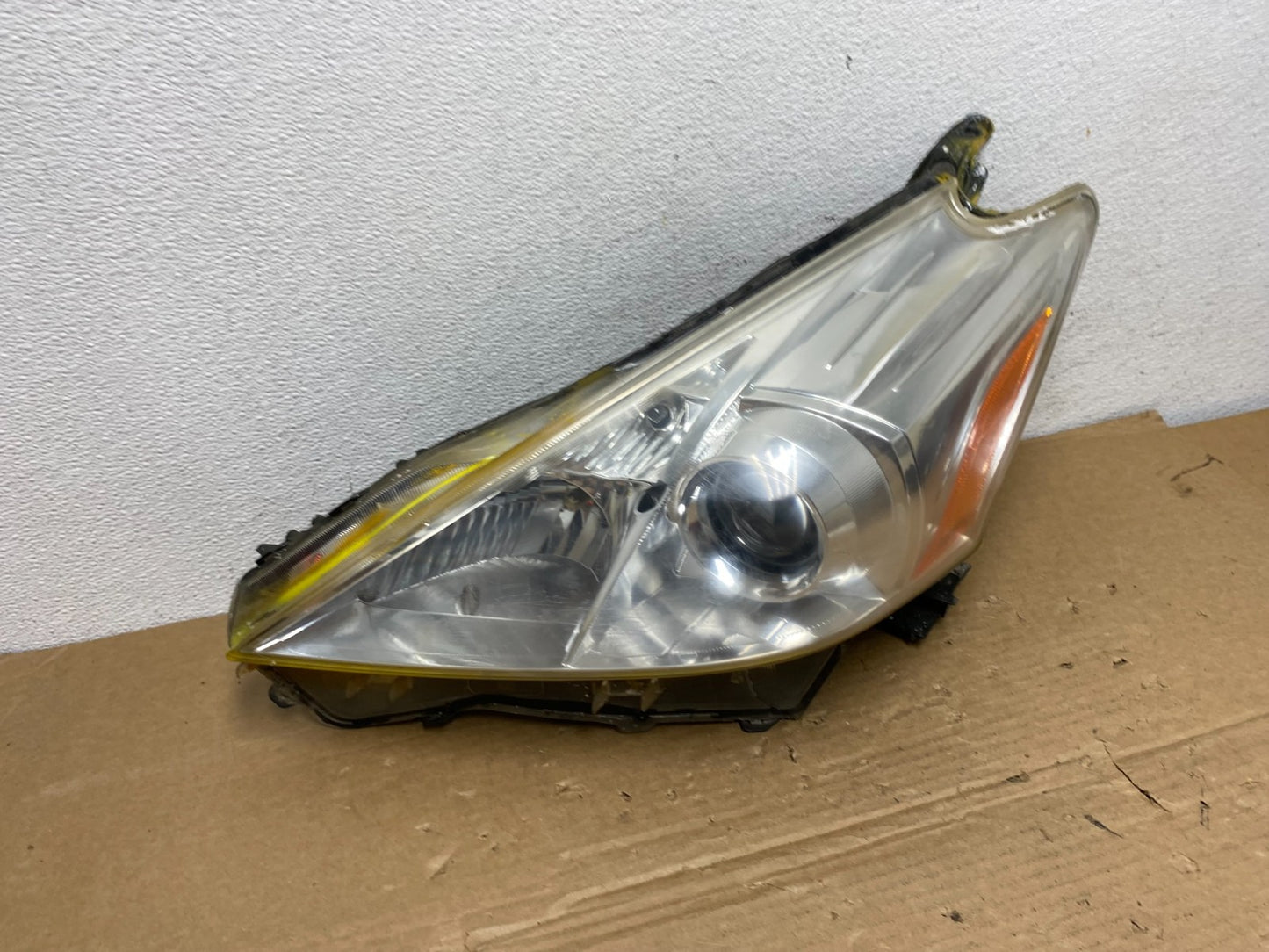 2012 2013 2014 Toyota Prius V Left Driver LH Side Halogen Headlight AD3954 DW2