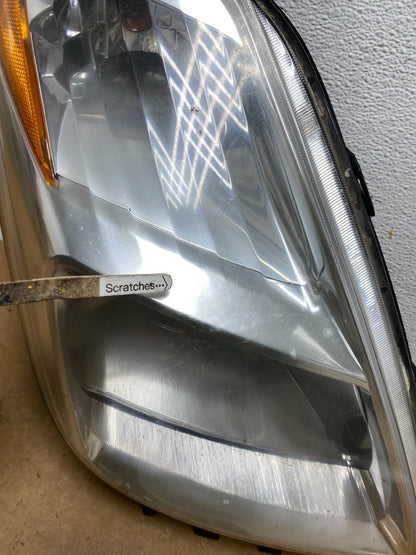 2004-2005 Toyota Prius Right Passenger RH Halogen Headlight AE3182 DW3