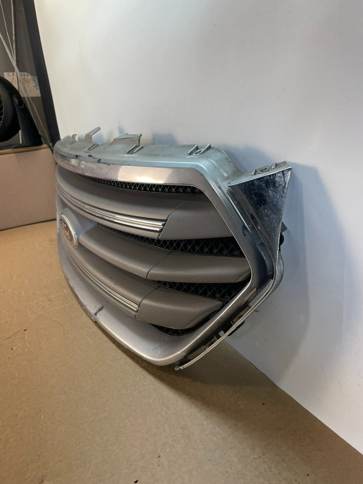 2013 to 2019 Ford Taurus Front Upper Grill Grille ag9803 DG1