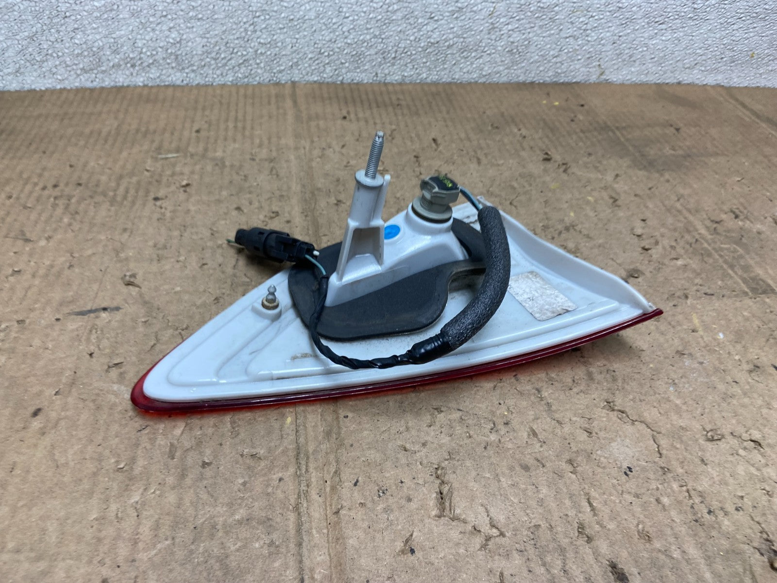 2013 to 2016 Ford Escape Right Passenger RH Side Inner Tail Light OEM AA7166 LK3