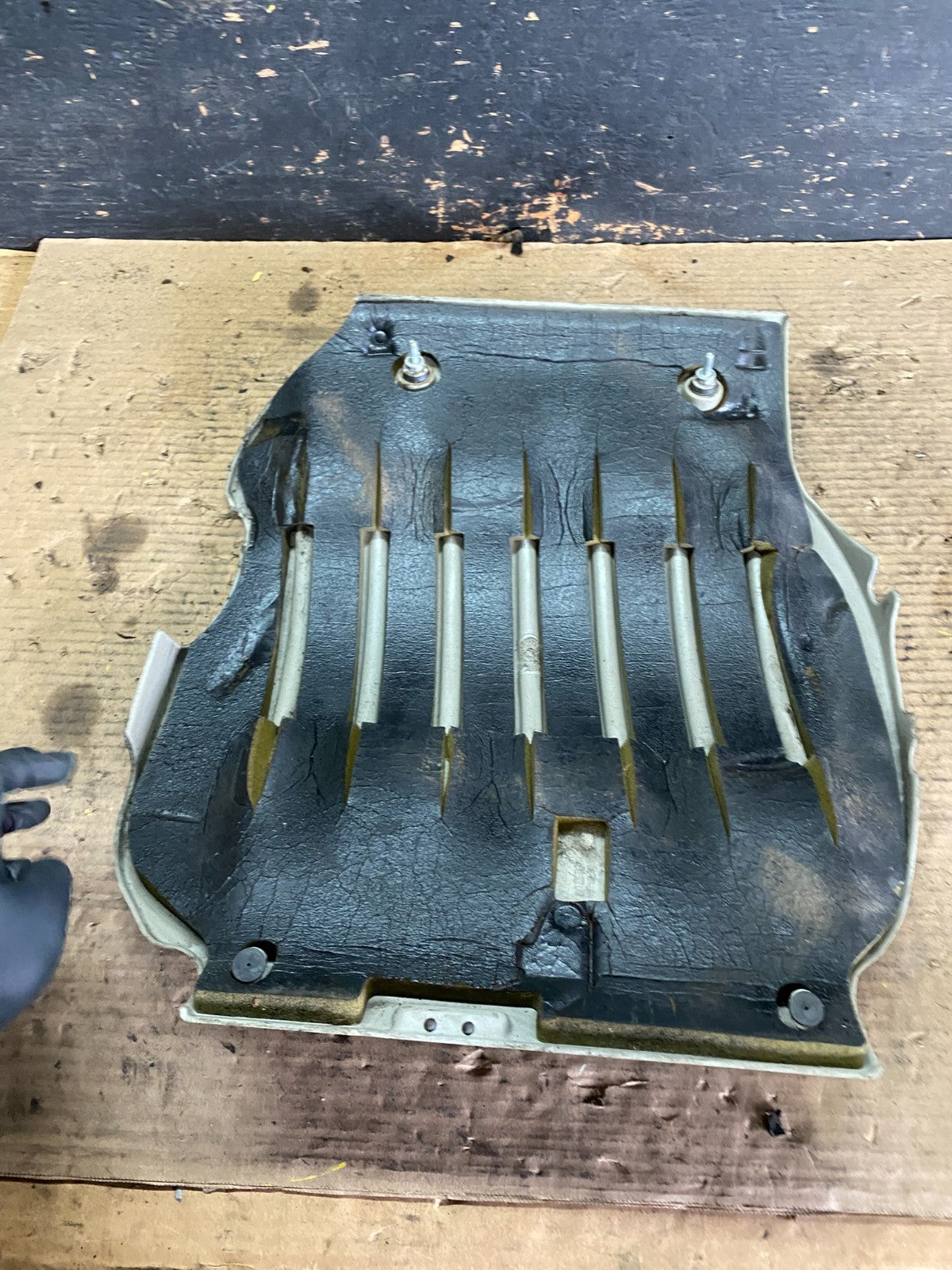 1999 to 2003 Oldsmobile Intrigue 3.5L V6 Engine Cover s5936 DG4