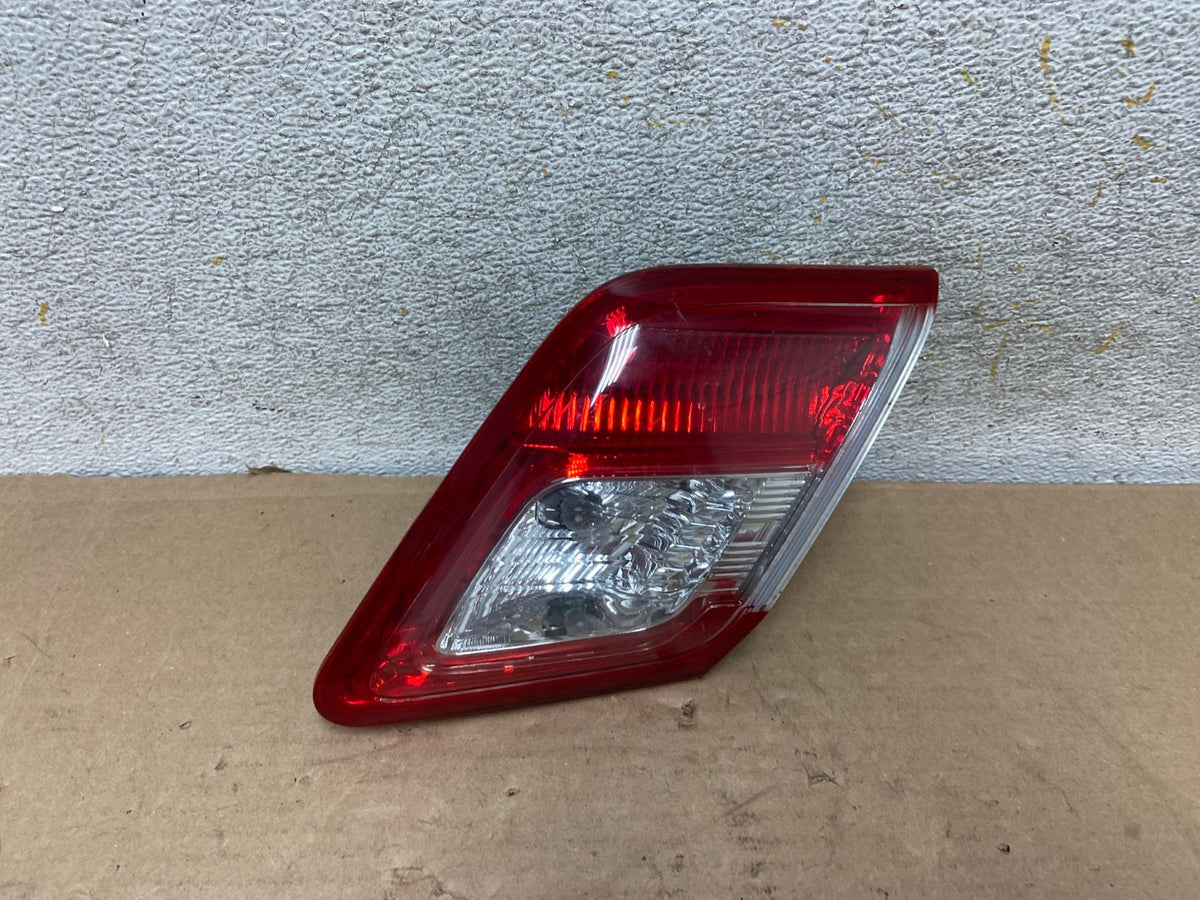 2010 - 2011 Toyota Camry Right Passenger RH Side Inner Tail Light AH9516 LK0