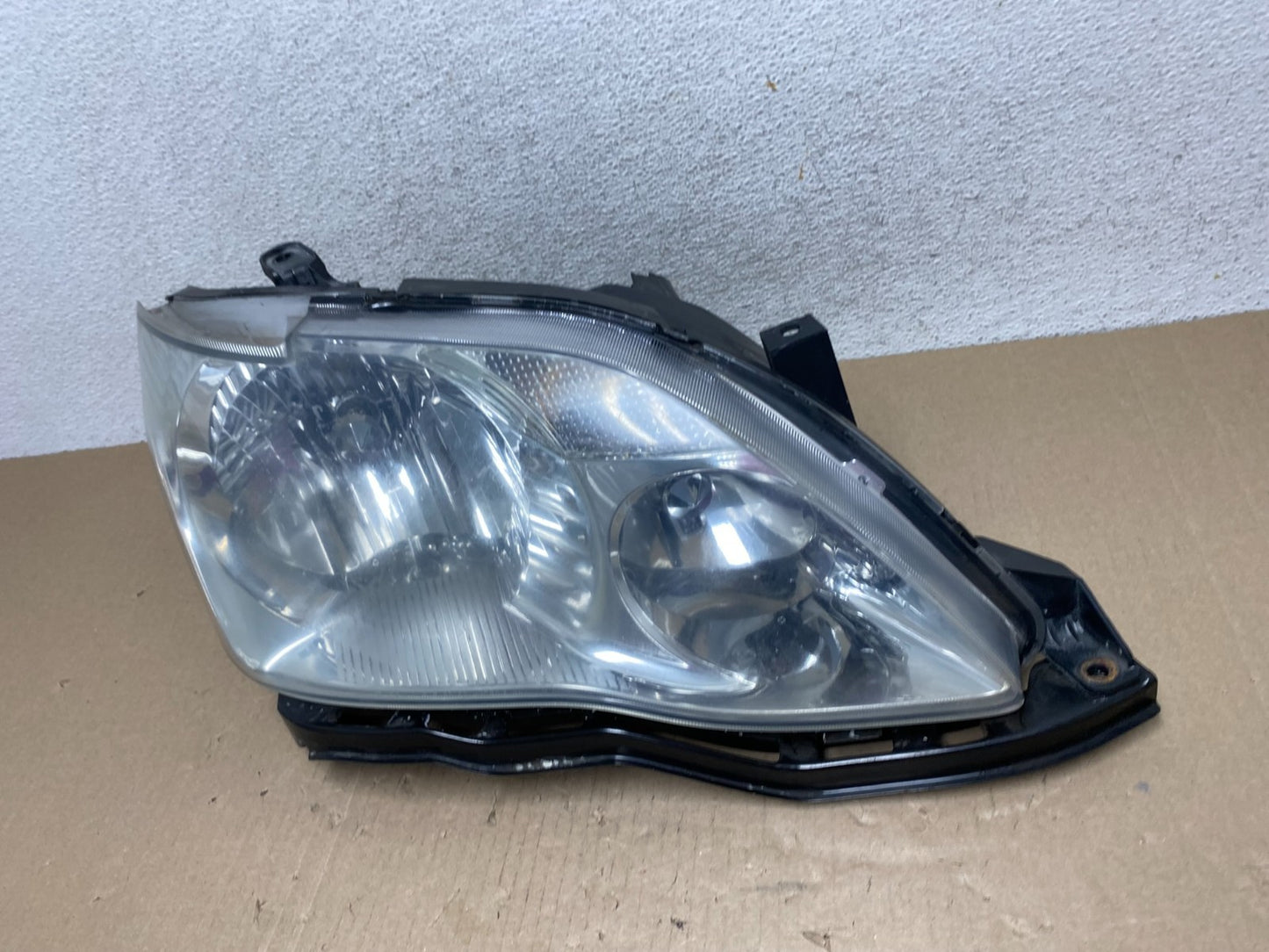 2005 2006 2007 Toyota Avalon Right Passenger RH Halogen Headlight AG6900 DW1