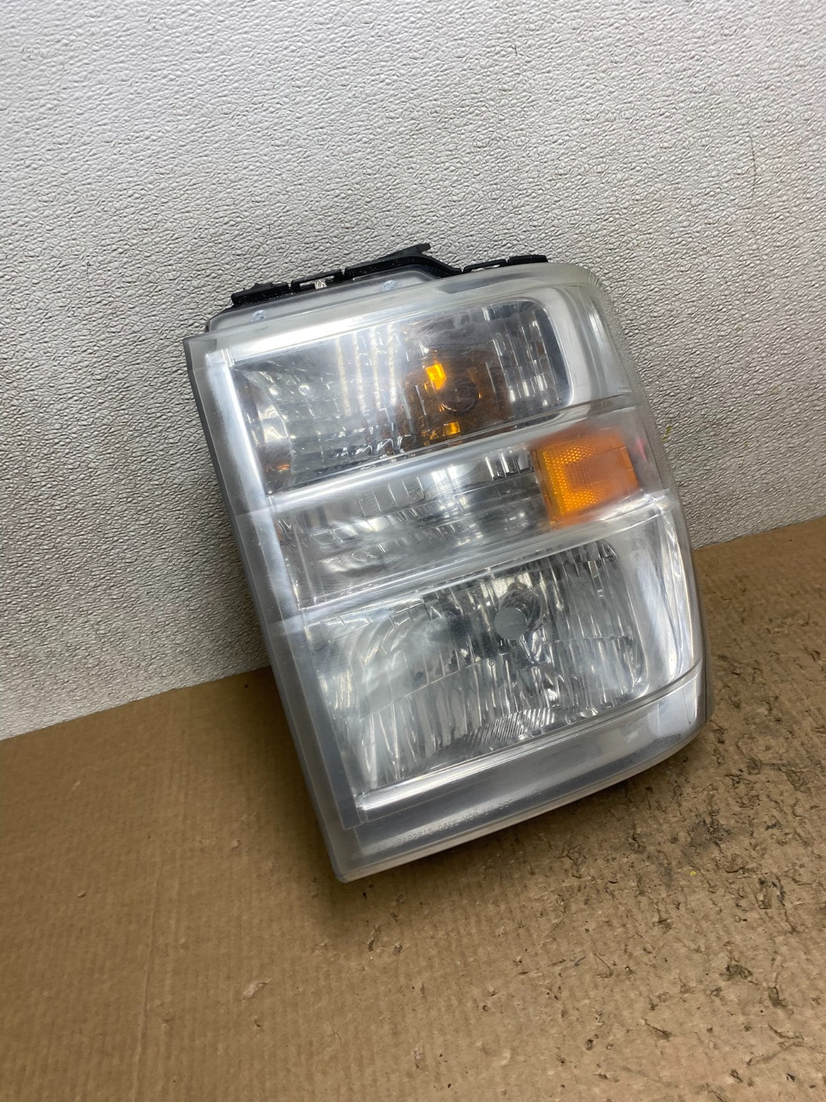 2008-2014 Ford Econoline E150 E250 E350 Left Driver LH Headlight OEM W7967 DW2