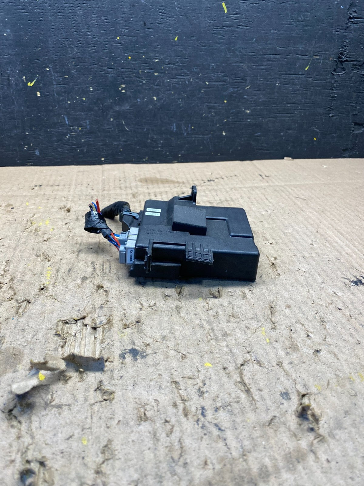 2006-2014 Kia Sedona Entourage Power Sliding Door Control Module P7922 DG1