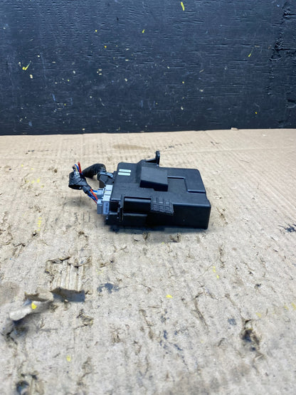 2006-2014 Kia Sedona Entourage Power Sliding Door Control Module P7922 DG1