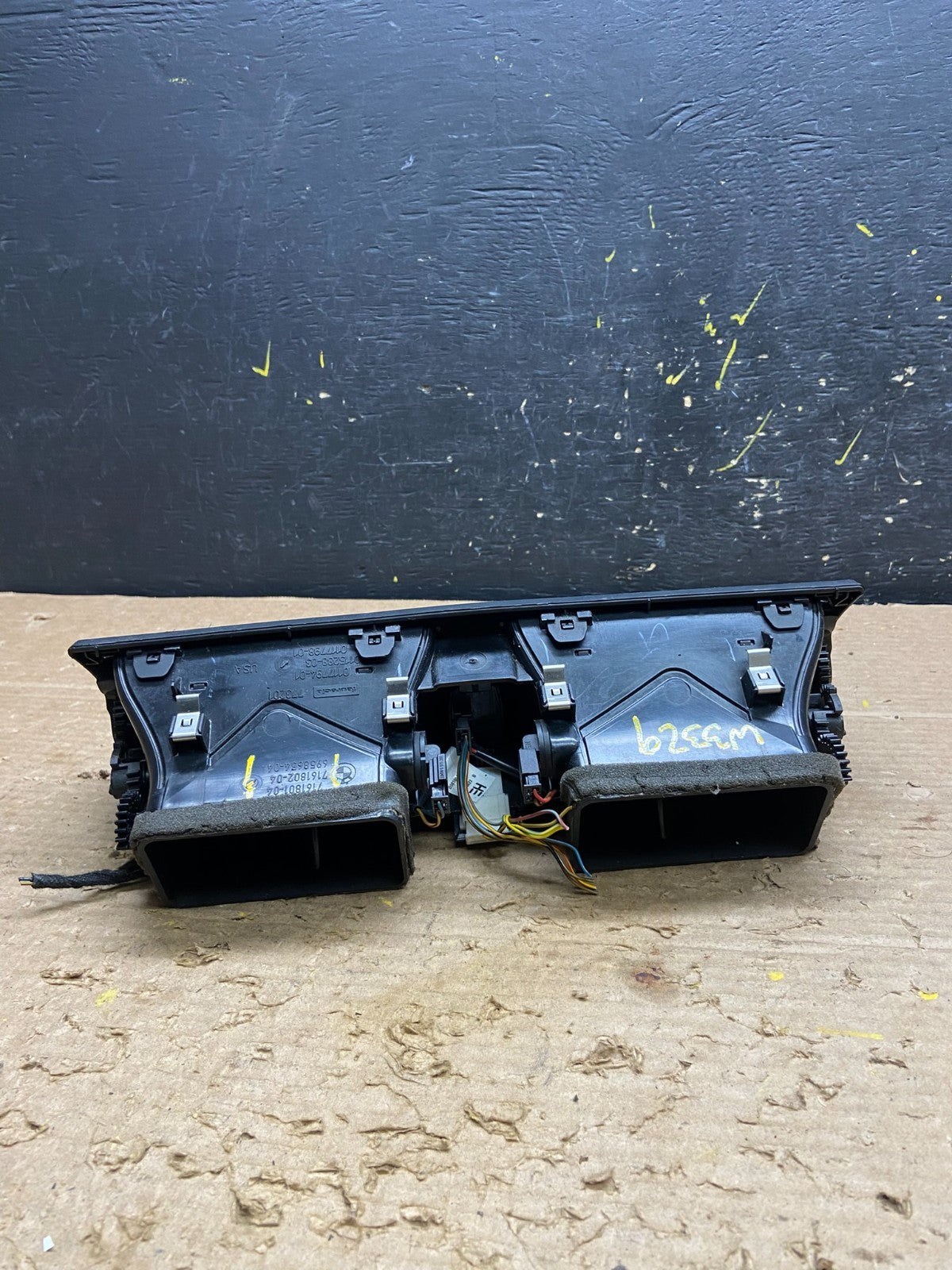 2007 to 2013 BMW X5 X6 Center Console Dash Air Vent OEM W3329 DG4