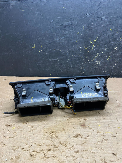 2007 to 2013 BMW X5 X6 Center Console Dash Air Vent OEM W3329 DG4