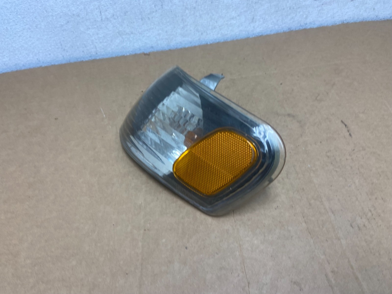 2001-2002 Toyota Corolla Left Driver Turn Signal/Marker Light AD53162