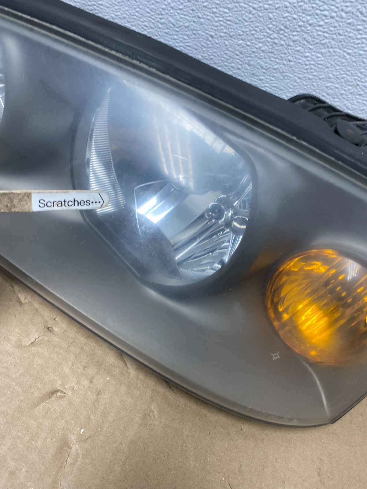 2004 to 2006 Hyundai Elantra Left+Right Set Halogen Headlights AC4004 DW4