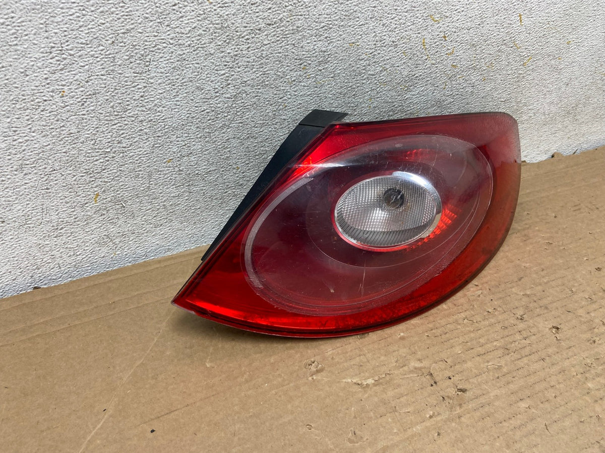 2009-2012 Volkswagen CC Right Passenger RH Side Tail Light AH8898 LK1