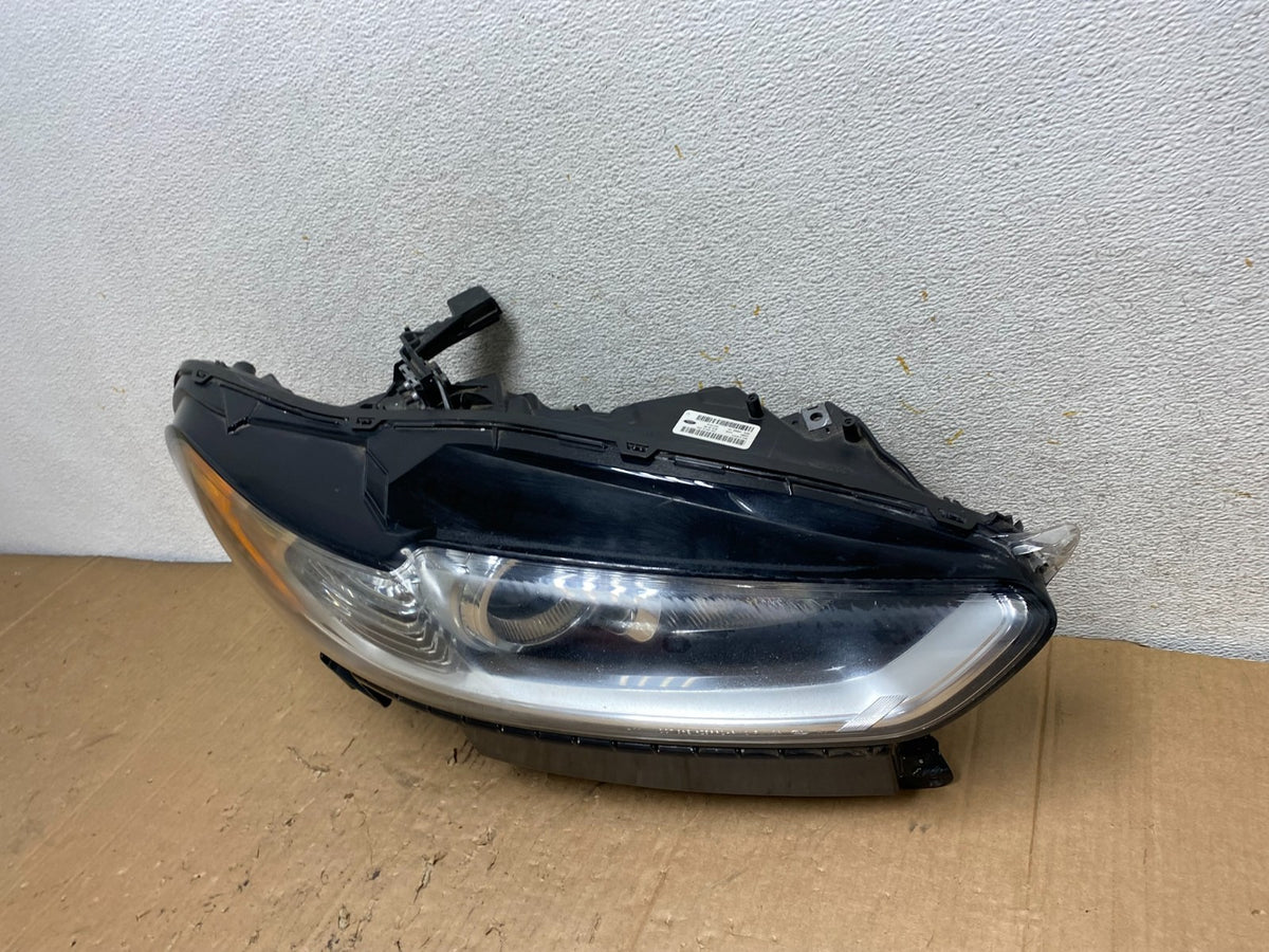 2013 to 2016 Ford Fusion Right Passenger Rh Side Headlight AI9110 DW1