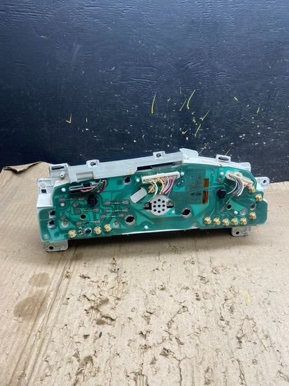2001 - 2002 Ford Econoline E250 E350 Van Speedometer Instrument Cluster X6473 DG5