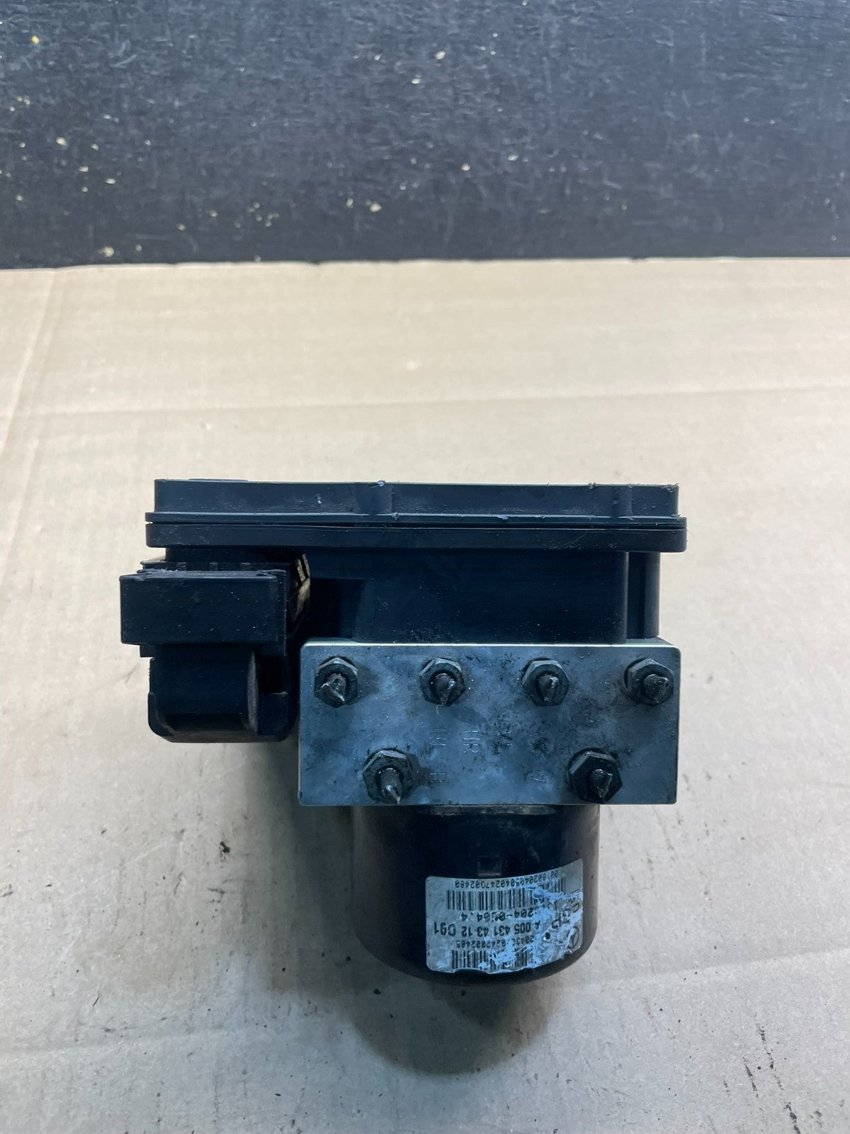 2005 to 2009 Mercedes W204 C230 C320 ABS Anti Lock Brake Pump Module W8479 DG0